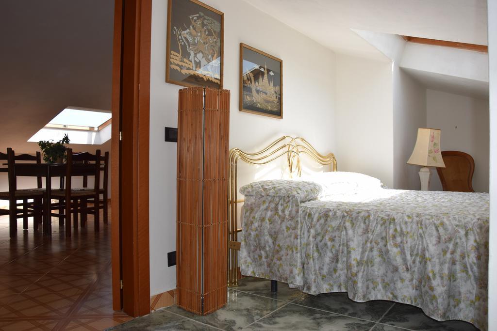 La Petite Maison Apartment เชฟาลู ห้อง รูปภาพ